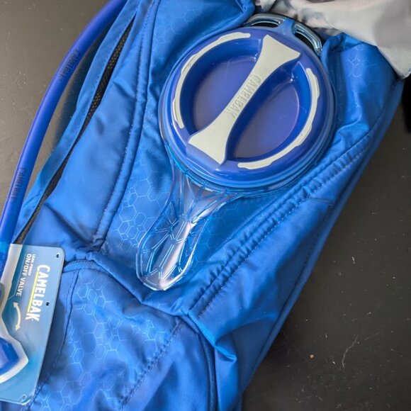 NWT! CamelBak Classic 2.5L (85oz) Hydration Backpack - Picture 10 of 12